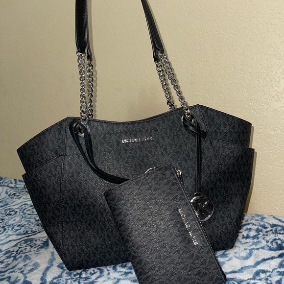 Michael Kors Handbags - Michael Kors Jet Set